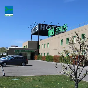 Ibis Styles Torrefarrera Hotel